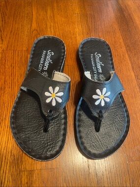 Panama Jack Southern Soles Flip Flop - size 5